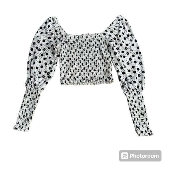 mi ami Tops - Mi Ami white polka dot flowered stretchy crop top with long sleeves, M.